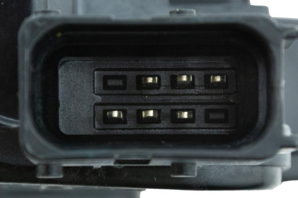 Привод центрального замка двери спереди opel corsa e 2014, 13431840