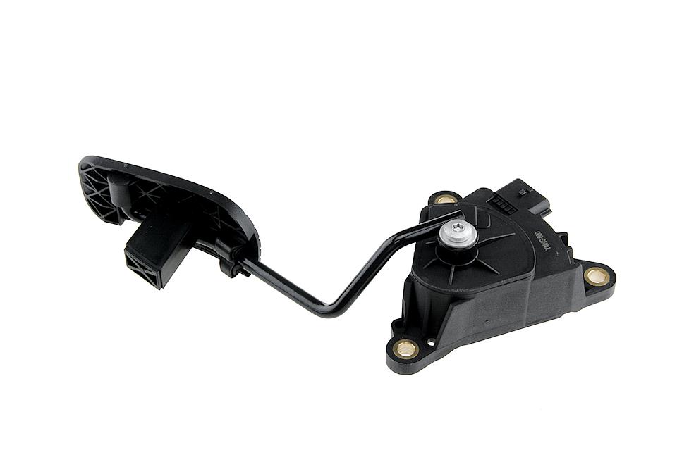 Датчик положения педали акселератора Nissan Micra K12 02-10, 18002AX700