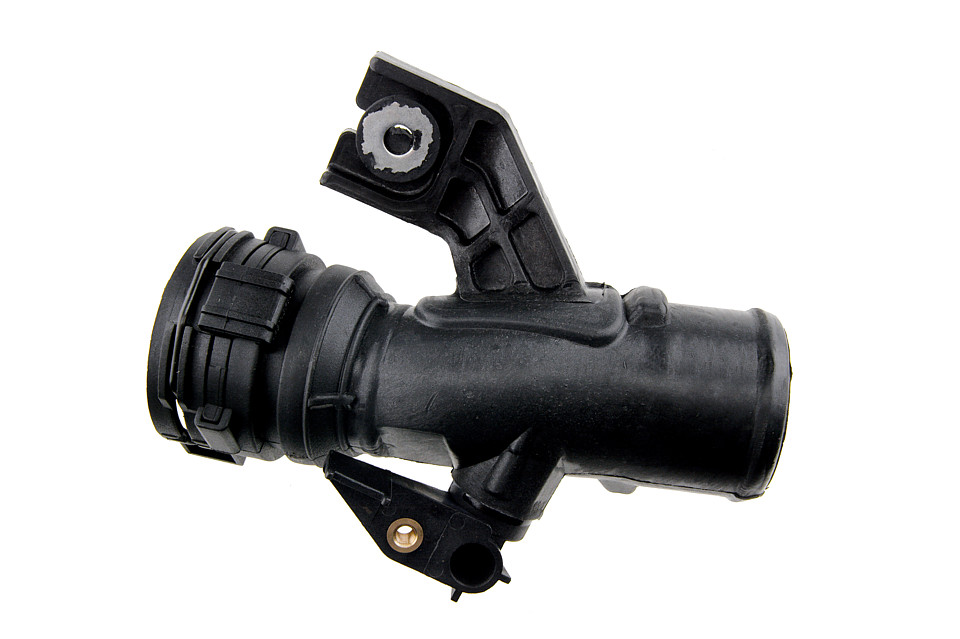 Патрубок интеркуллера nissan qashqai 2007-, 14460-bb30a