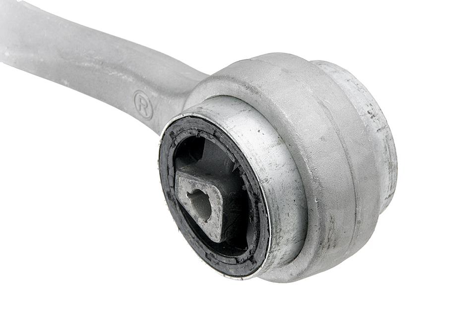Передний рычаг низ прав. bmw 5 e60 03-10, 31124046438