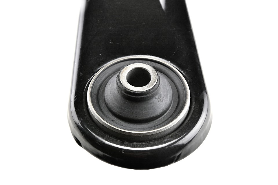 Передний низ прав рычаг dodge calibre 06 jeep compass 07, 5105040ab