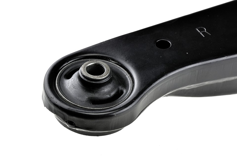 Передний низ прав рычаг mitsubishi outlander cu 02-06, mr961392