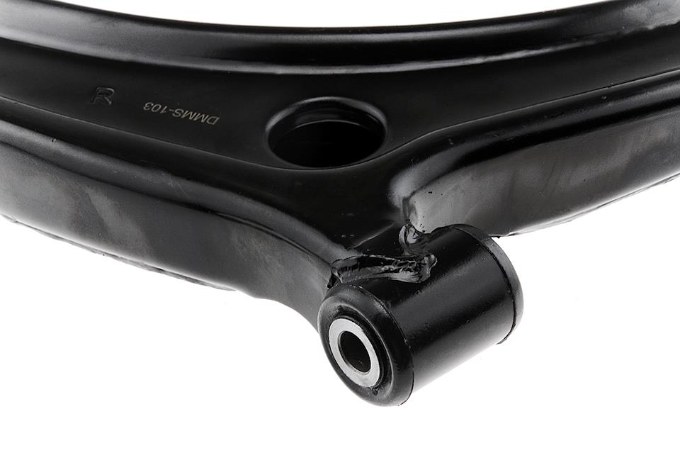 Передний низ прав рычаг mitsubishi lancer 08 outlander 06, 4013a010